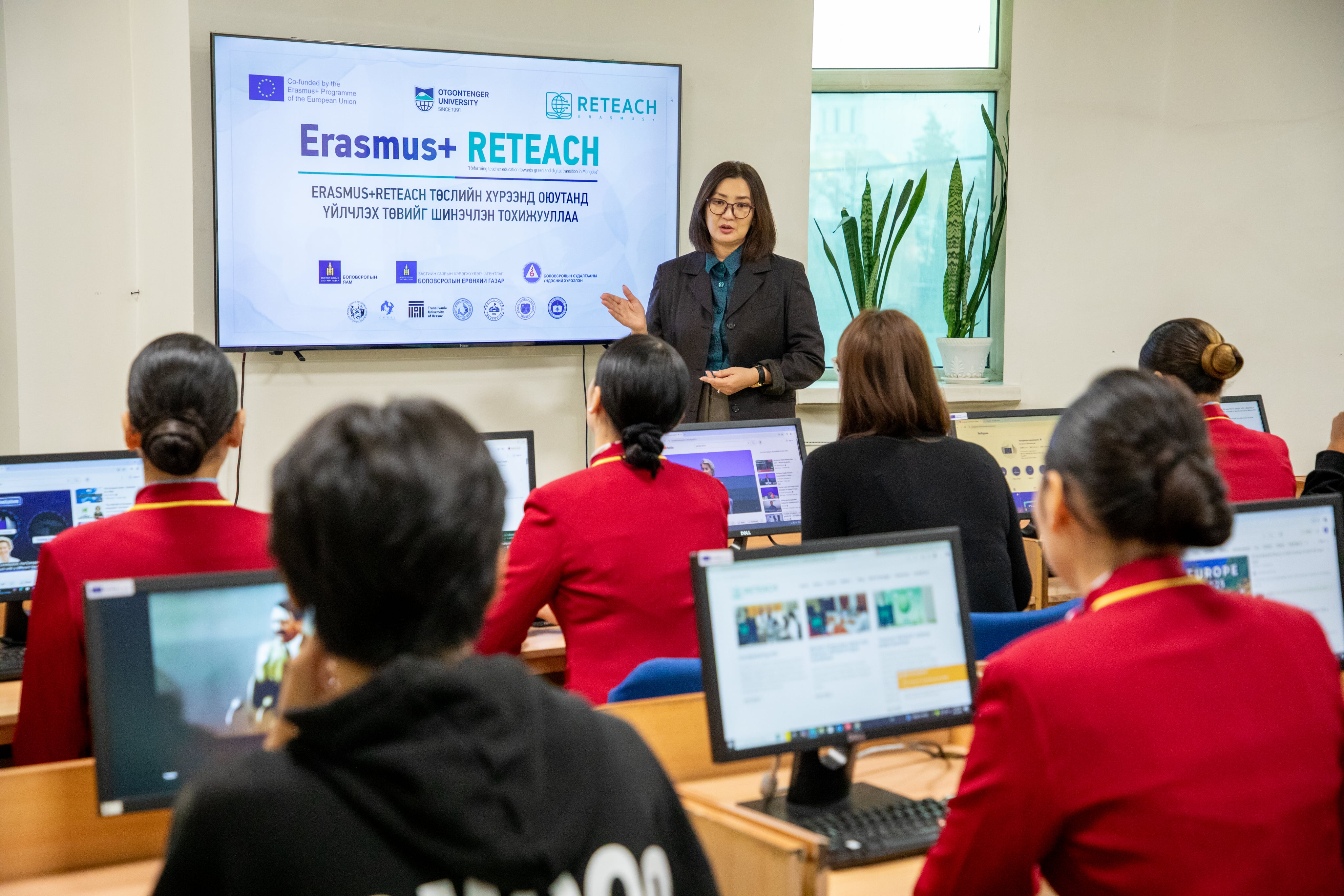 ERASMUS+ RETEACH төслийн тоног төхөөрөмжийг хүлээн авлаа